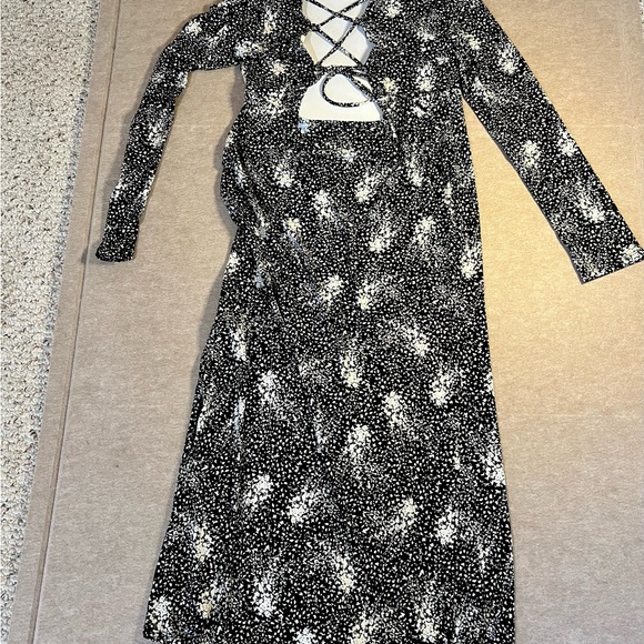 Lush Elegant Black & White Print Dress, M, mid calf length, lace up back - Picture 4 of 9